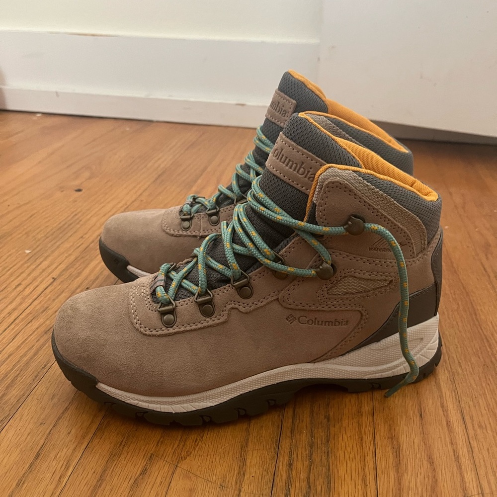 Columbia hiking boots